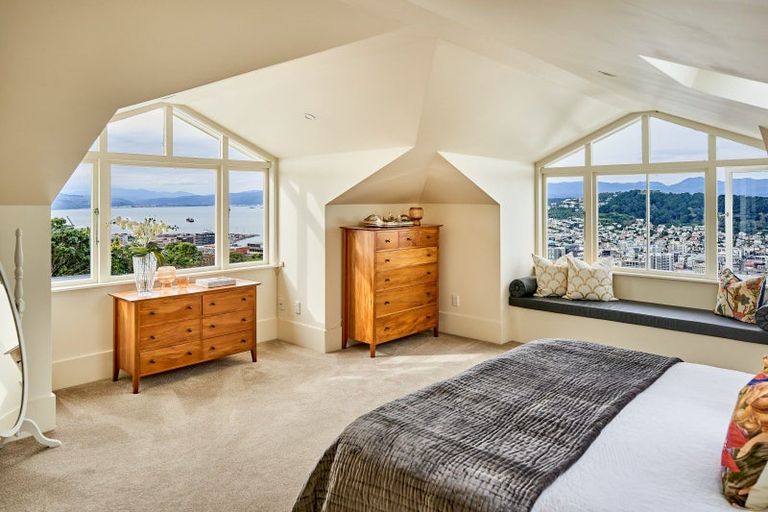 Photo of property in 52 Central Terrace, Kelburn, Wellington, 6012