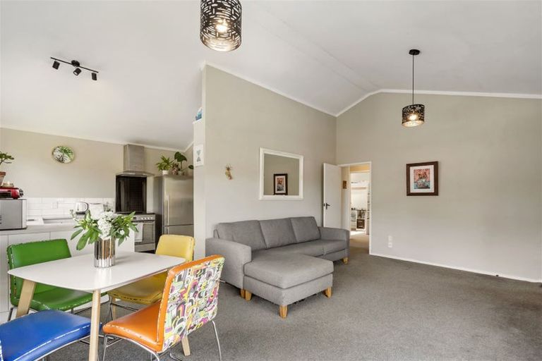 Photo of property in 1/7 Newstead Avenue, Browns Bay, Auckland, 0632