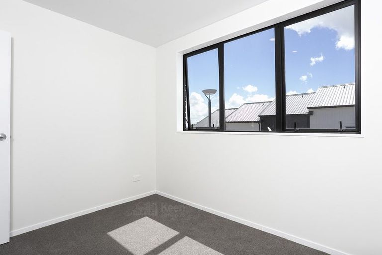 Photo of property in 13 Tokai Place, Glen Eden, 0602