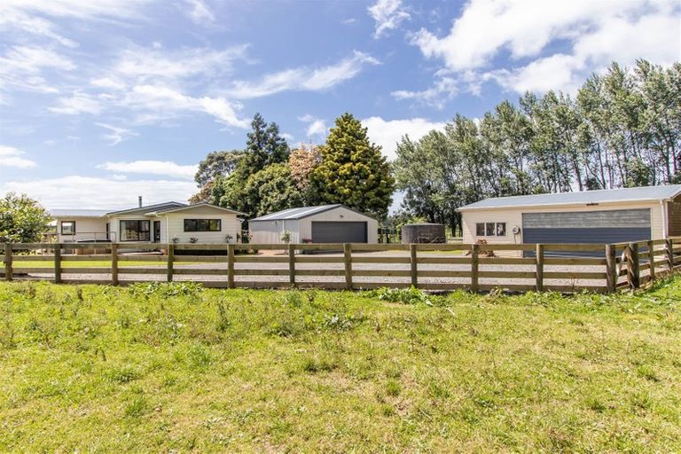 Photo of property in 622 Mountain Road, Lepperton, New Plymouth, 4373