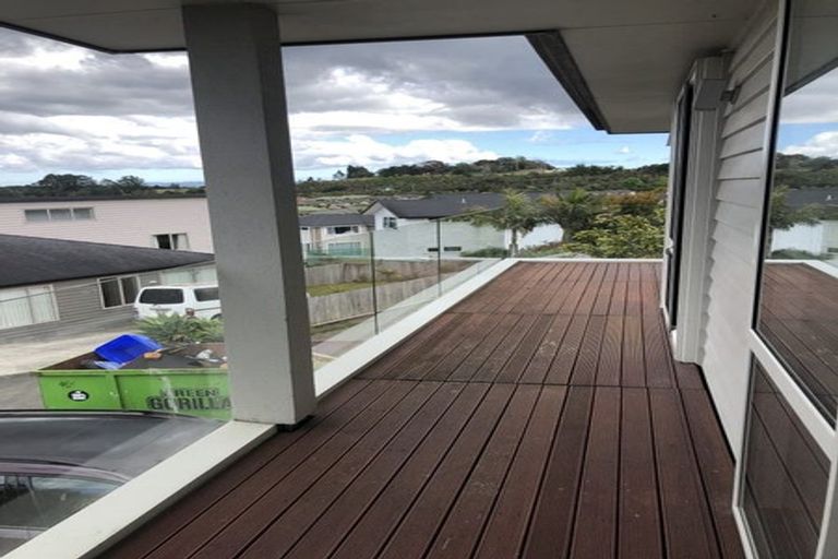 Photo of property in 14 Hilton Close, Fairview Heights, Auckland, 0632