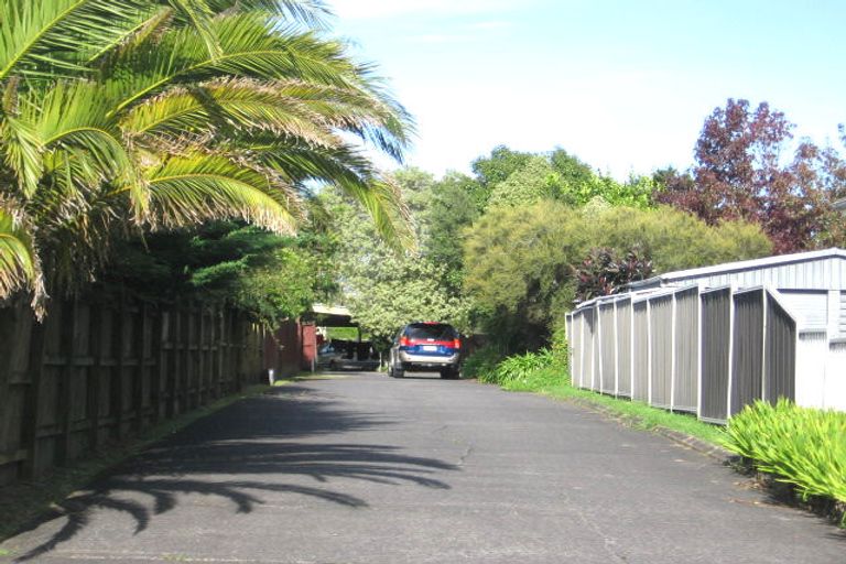 Photo of property in 12 Hinerau Street, Henderson, Auckland, 0612