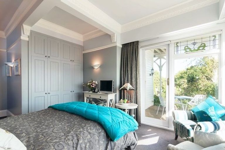 Photo of property in 85 Dyers Pass Road, Cashmere, Christchurch, 8022