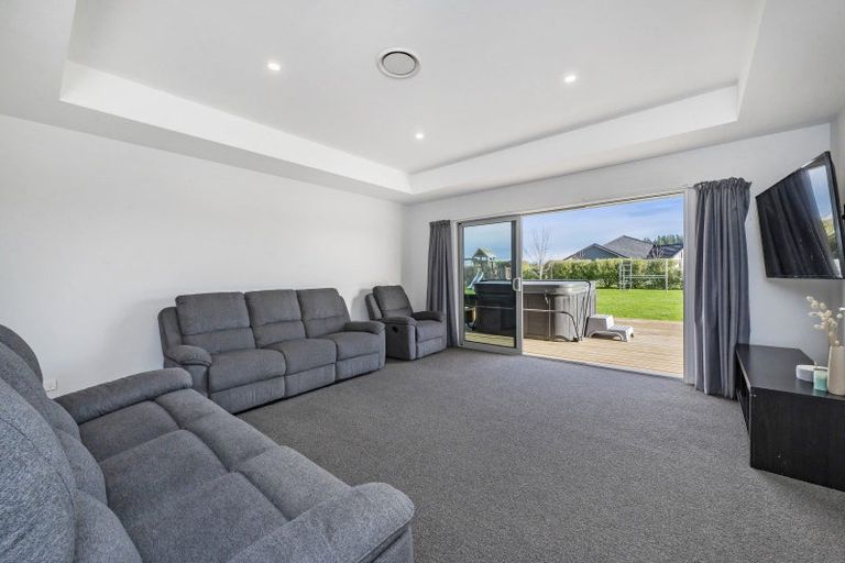 Photo of property in 25 Landsborough Drive, Darfield, 7571