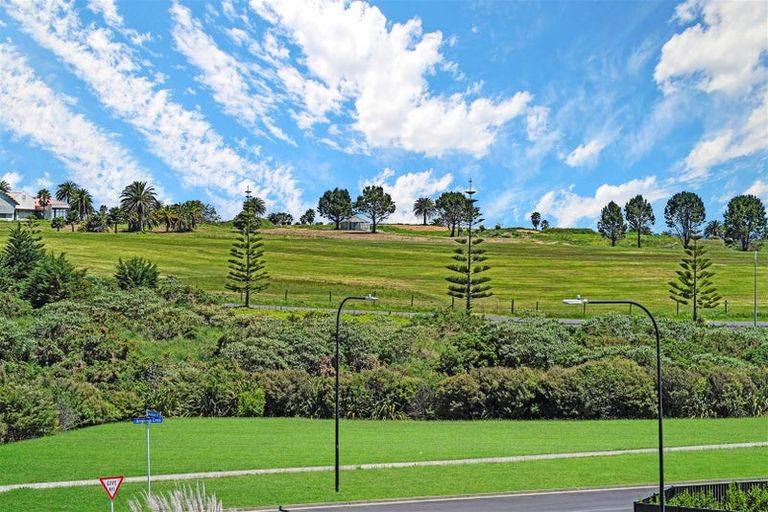 Photo of property in 6 Hutukawa Drive, Beachlands, Auckland, 2018