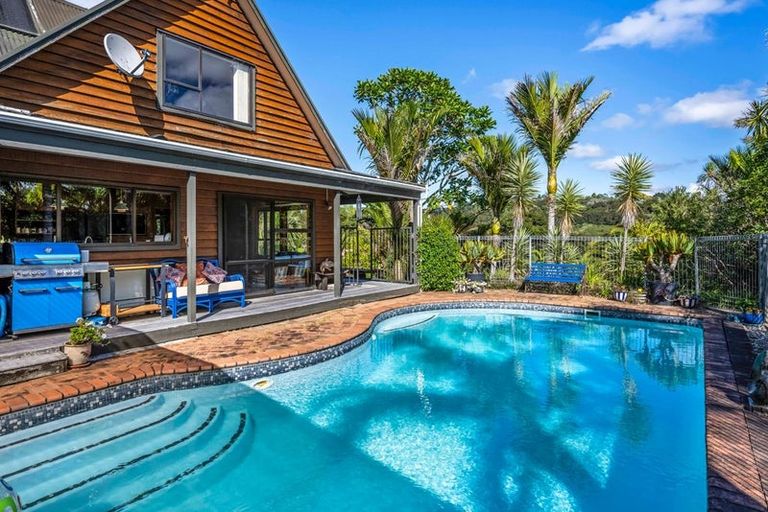 Photo of property in 287 Glenvar Road, Long Bay, Auckland, 0630