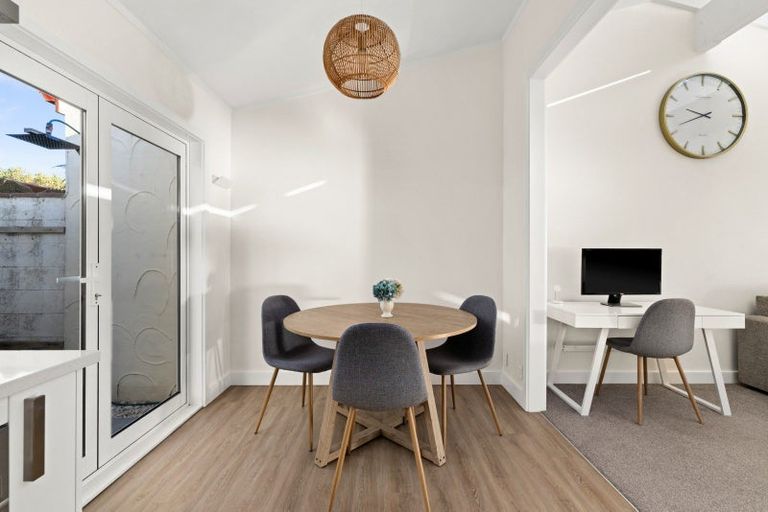 Photo of property in 24 Charles Street, Westshore, Napier, 4110