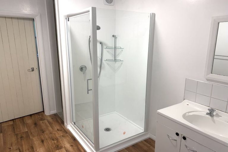 Photo of property in 8a Gavin Road, Raumati Beach, Paraparaumu, 5032