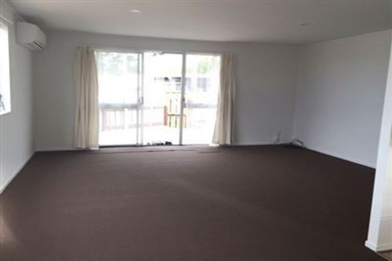 Photo of property in 1/24a Waimumu Road, Massey, Auckland, 0614