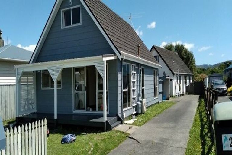 Photo of property in 27 Awamutu Grove, Waiwhetu, Lower Hutt, 5010