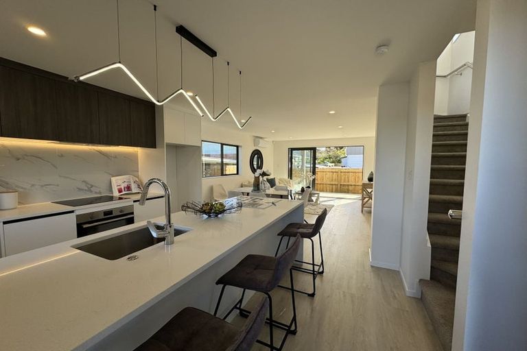 Photo of property in 47b Northcote Road, Hillcrest, Auckland, 0627