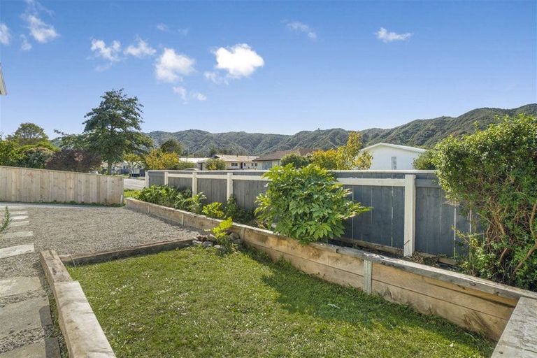 Photo of property in 321a Wellington Road, Wainuiomata, Lower Hutt, 5014