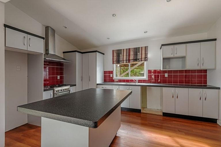 Photo of property in 2 Kowhai Street, Tokomaru, Palmerston North, 4474