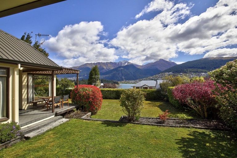 Photo of property in 8 Oregon Drive, Kelvin Heights, Queenstown, 9300