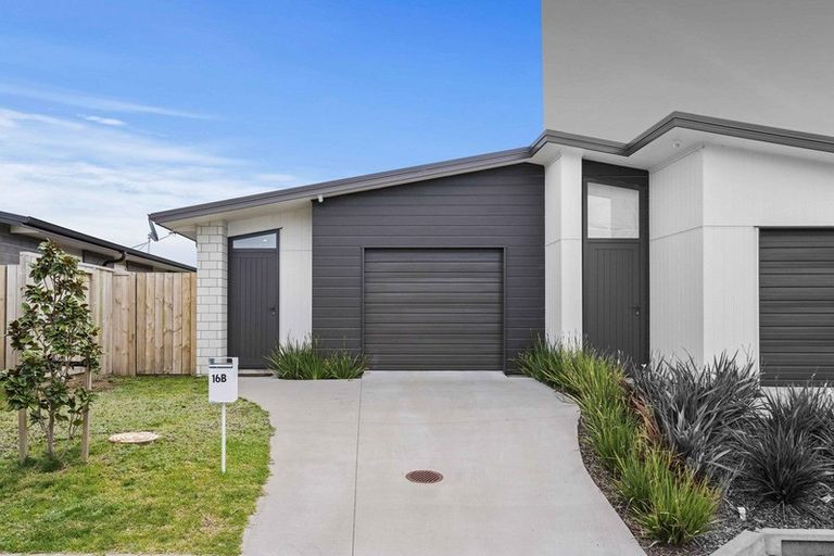 Photo of property in 16b Komata Crescent, Papamoa Beach, Papamoa, 3118