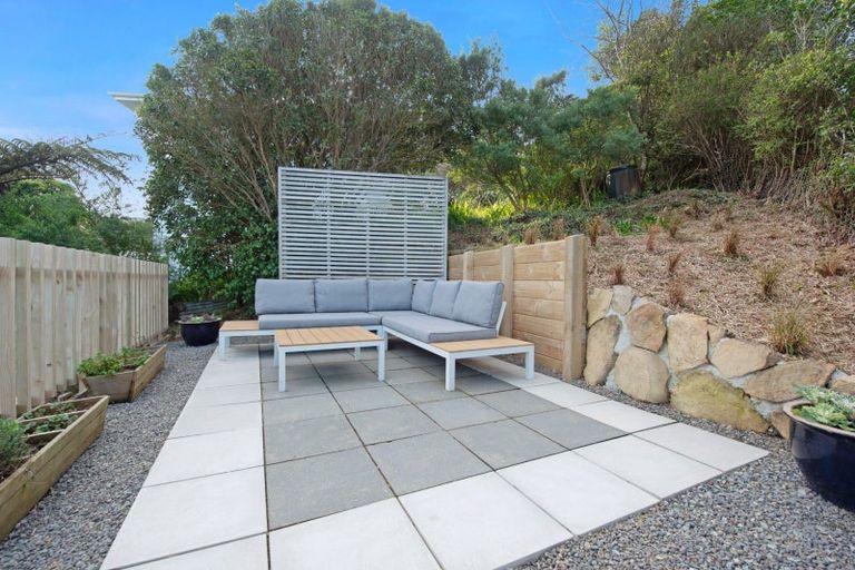 Photo of property in 79 Salford Street, Newlands, Wellington, 6037