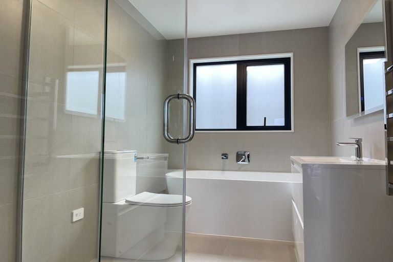 Photo of property in 6 Vanbrugh Place, Bucklands Beach, Auckland, 2014