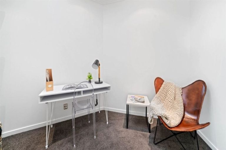 Photo of property in 19 Luxton Place, Mount Pleasant, Christchurch, 8081