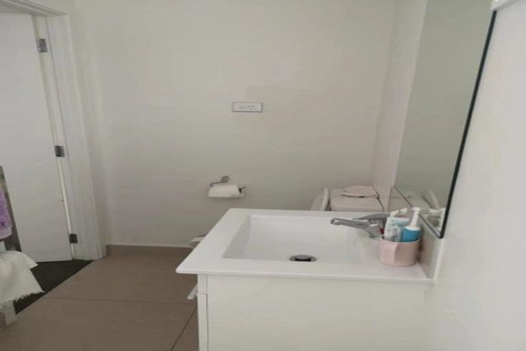 Photo of property in 5d Littler Place, Hamilton East, Hamilton, 3216