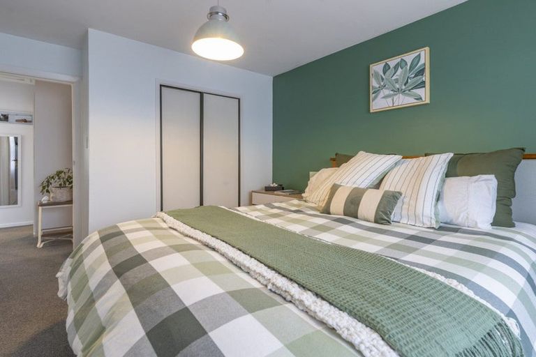 Photo of property in 2/140 Hay Street, Bromley, Christchurch, 8062