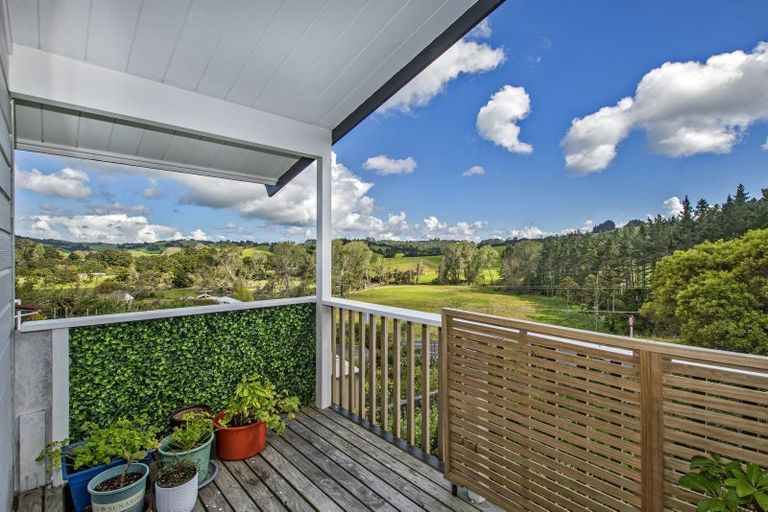 Photo of property in 4 Skelton Crescent, Paparoa, 0571