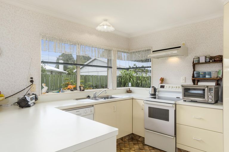 Photo of property in 15b Yatton Street, Greerton, Tauranga, 3112