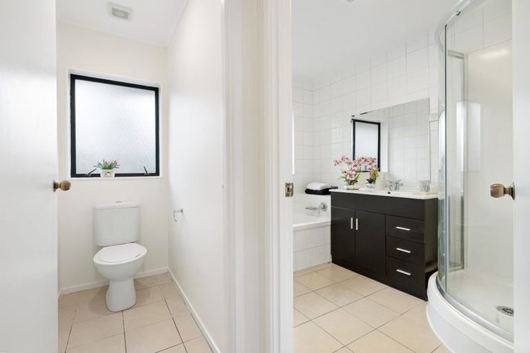 Photo of property in 26 Summermist Drive, Northpark, Auckland, 2013