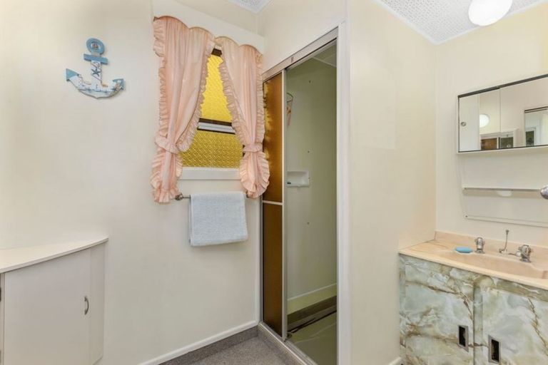 Photo of property in 33 Haig Street, Waterloo, Lower Hutt, 5011