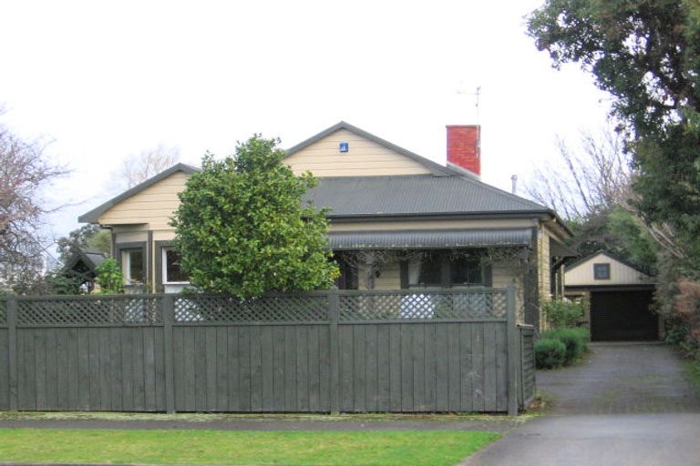 Photo of property in 54 Brightwater Terrace, Terrace End, Palmerston North, 4410