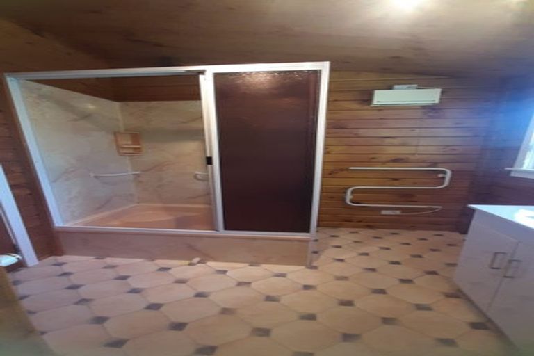 Photo of property in 240 Withells Road, Avonhead, Christchurch, 8042