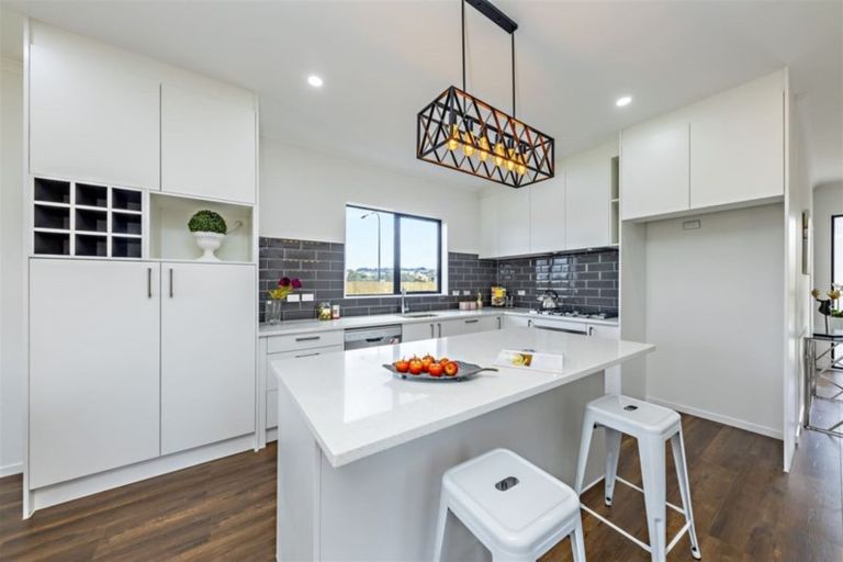 Photo of property in 3 Paripari Street, Flat Bush, Auckland, 2019