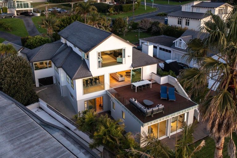 Photo of property in 58 Tindalls Bay Road, Tindalls Beach, Whangaparaoa, 0930