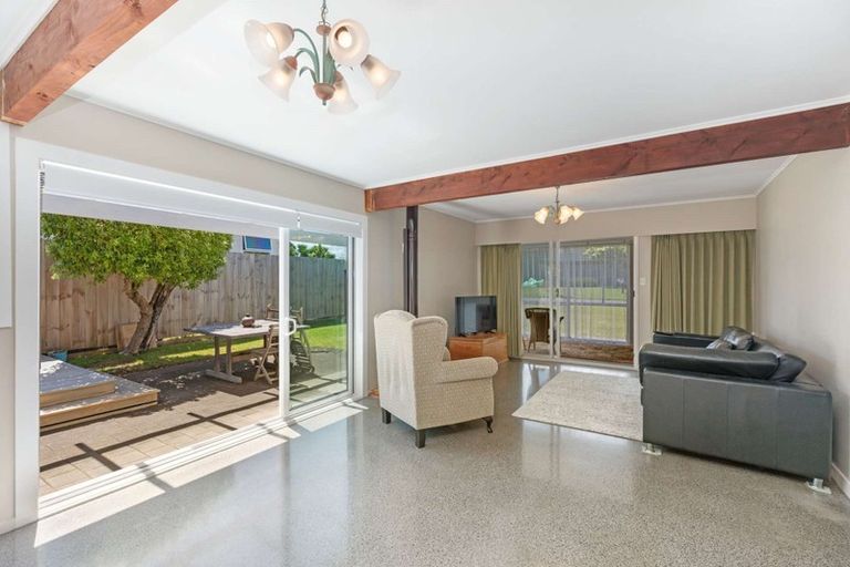 Photo of property in 18 Waterlea Avenue, Mangere Bridge, Auckland, 2022