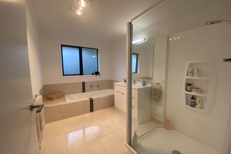 Photo of property in 33 Amsharlo Drive, Kerikeri, 0230