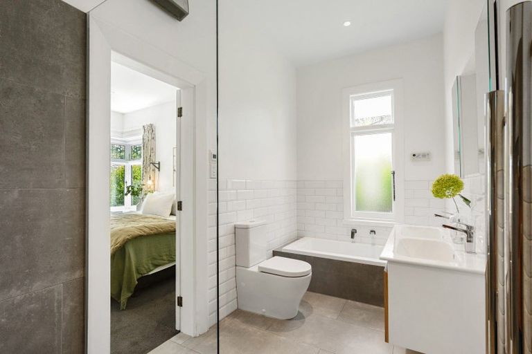 Photo of property in 112 Knowles Street, St Albans, Christchurch, 8052