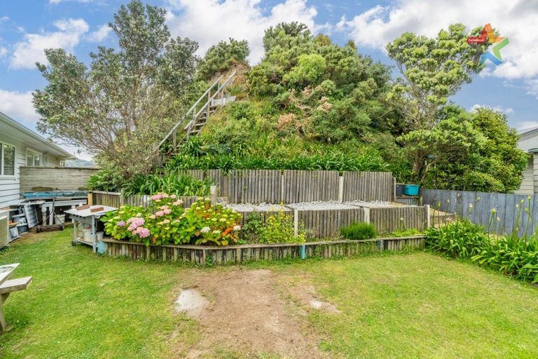 Photo of property in 27a Cypress Drive, Maungaraki, Lower Hutt, 5010