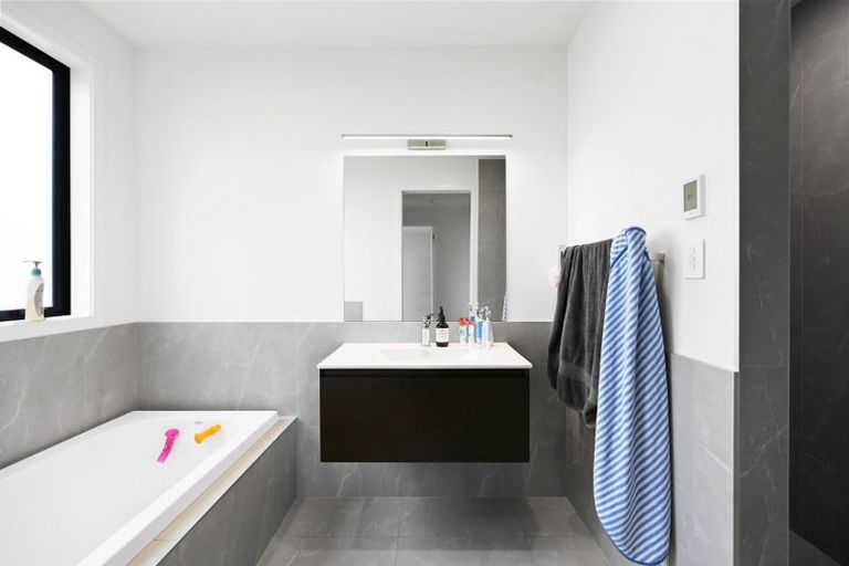 Photo of property in 402 Lake Road, Horsham Downs, 3791