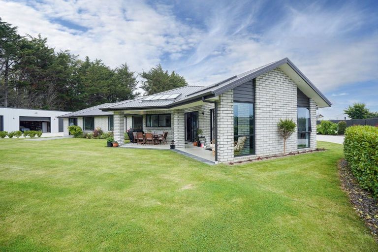 Photo of property in 32 Lumsden Drive, Waikiwi, Invercargill, 9810