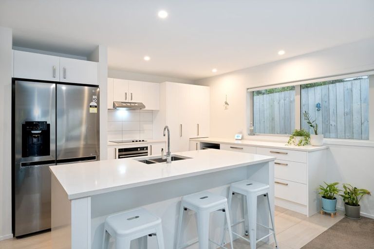 Photo of property in 17 Rauta Way, Helensville, 0800