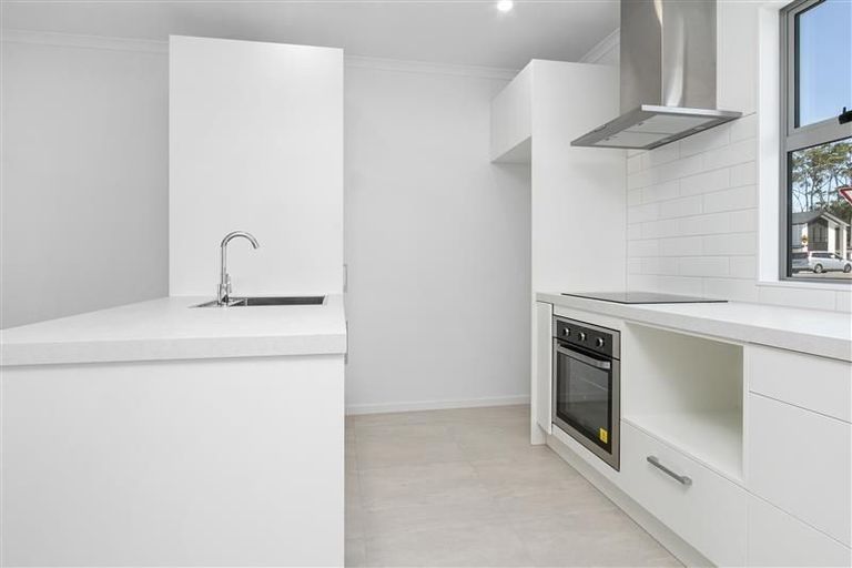 Photo of property in 24 Gilbert Hall Way, Swanson, Auckland, 0614