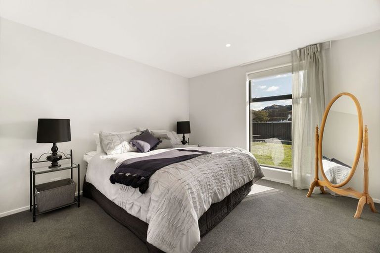 Photo of property in 11 Alice Burn Drive, Luggate, Cromwell, 9383