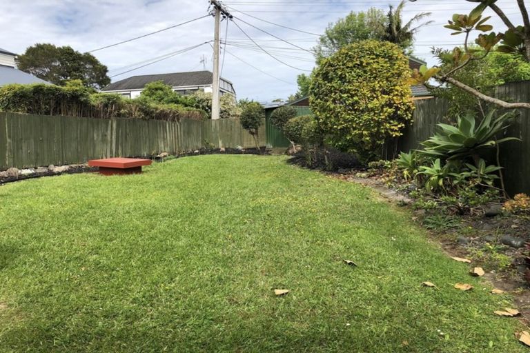 Photo of property in 1/177 Onewa Road, Birkenhead, Auckland, 0626