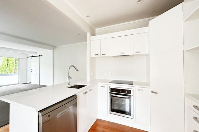 Photo of property in 1/17 Lyons Avenue, Murrays Bay, Auckland, 0630