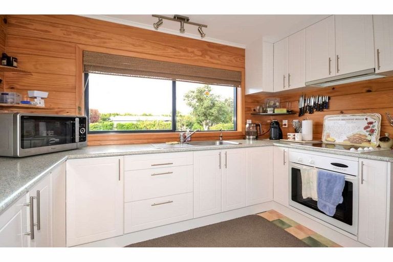 Photo of property in 12 Pa Road, Kerikeri, 0230