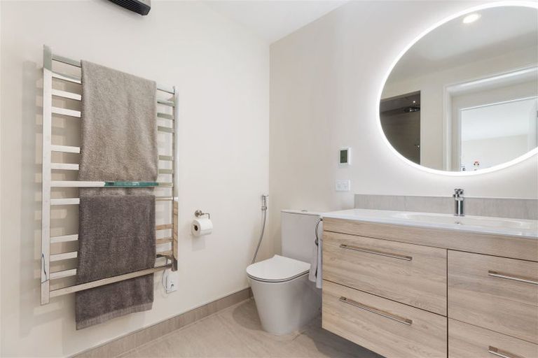 Photo of property in 11 Round Hill Rise, Cracroft, Christchurch, 8022