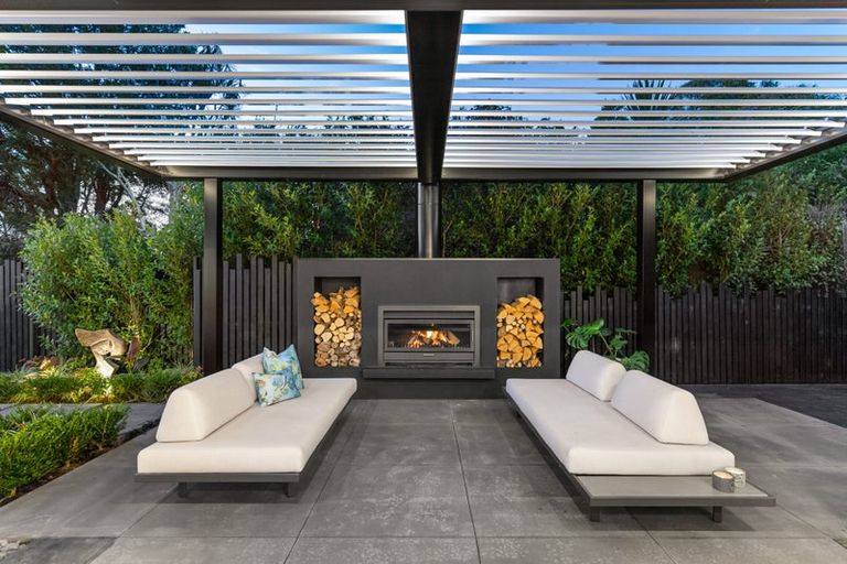 Photo of property in 21 Oscar Road, Greenhithe, Auckland, 0632