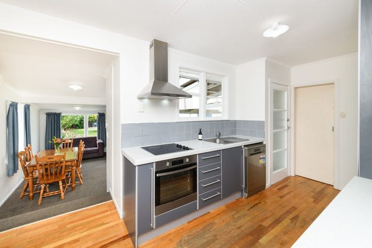 Photo of property in 126 Ruamahanga Crescent, Terrace End, Palmerston North, 4410