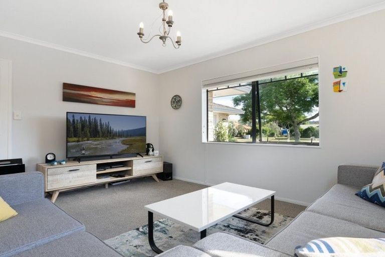 Photo of property in 40 Pacific Cove Drive, Papamoa Beach, Papamoa, 3118