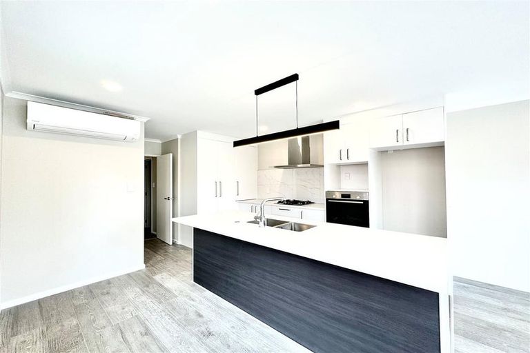 Photo of property in 22 Combat Street, Papakura, 2110