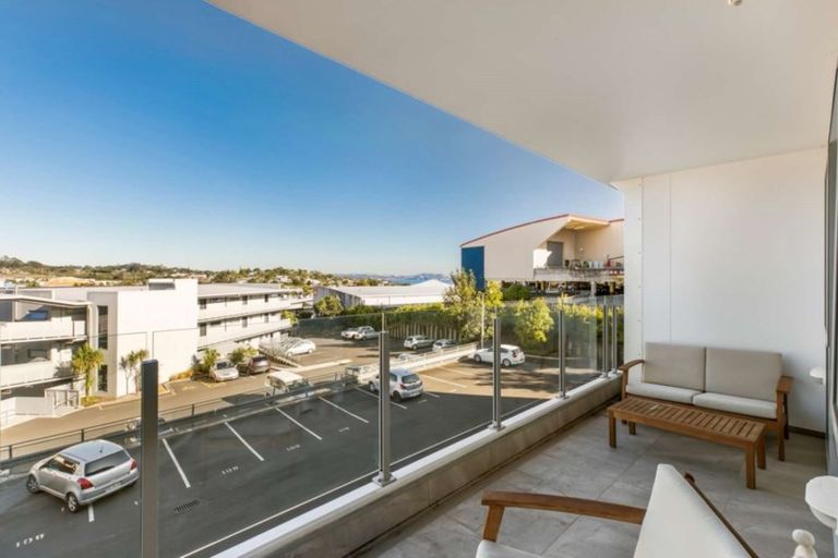 Photo of property in 215/17 Link Crescent, Stanmore Bay, Whangaparaoa, 0932